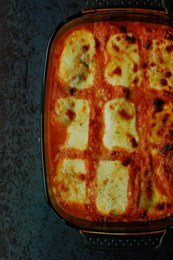 gebakken-aubergines-mozzarella-tomatensaus